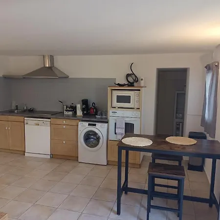 Dans Villa, Domaine Calme Et Piscine *